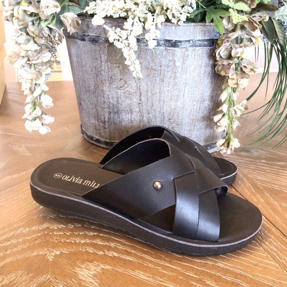 Olivia Miller Womens Black Slip-on Crossover Slide Sandal Size 6 - Picture 1 of 8